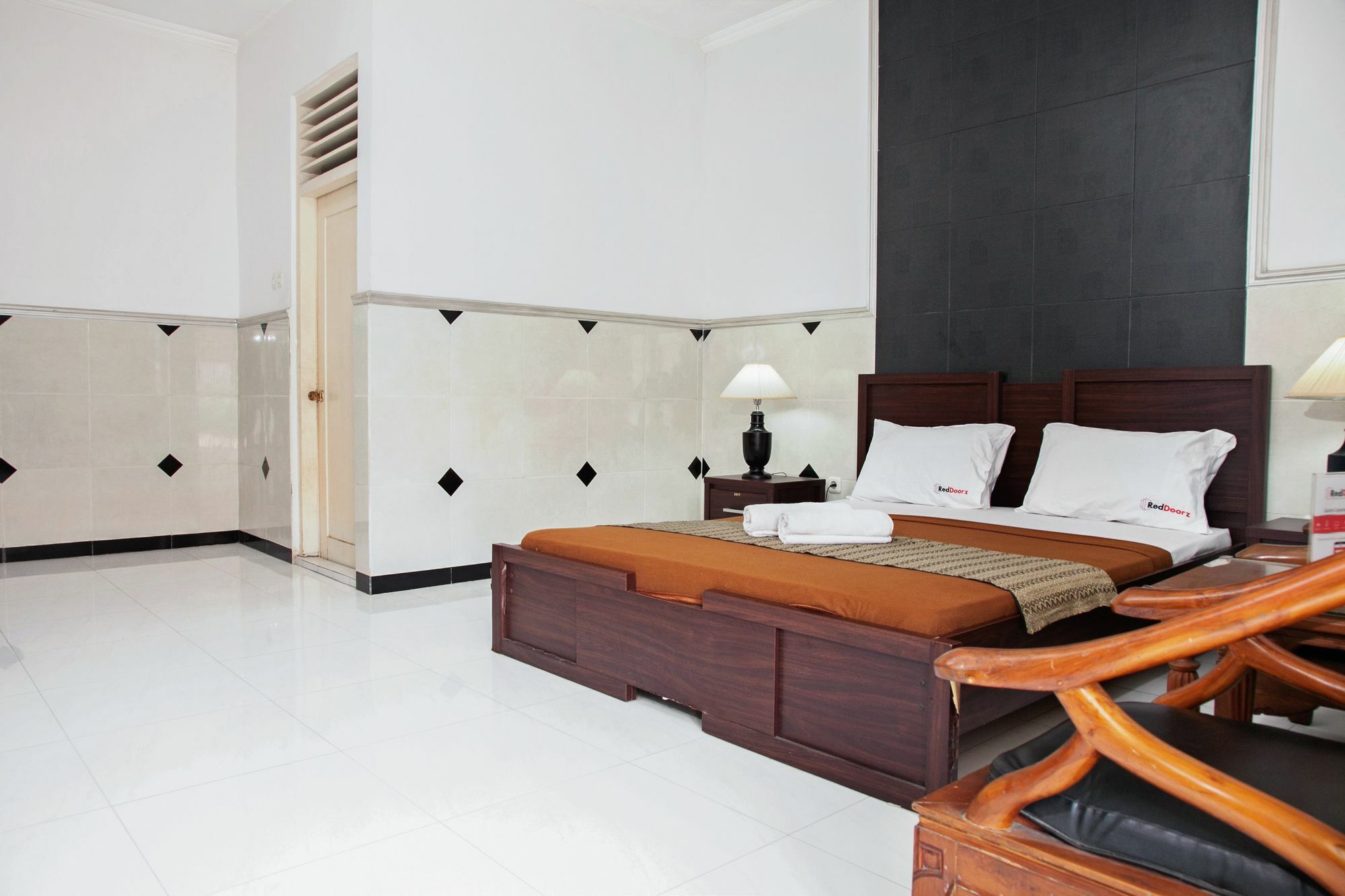 Reddoorz Near City Of Tomorrow Mall Surabaya Exterior photo